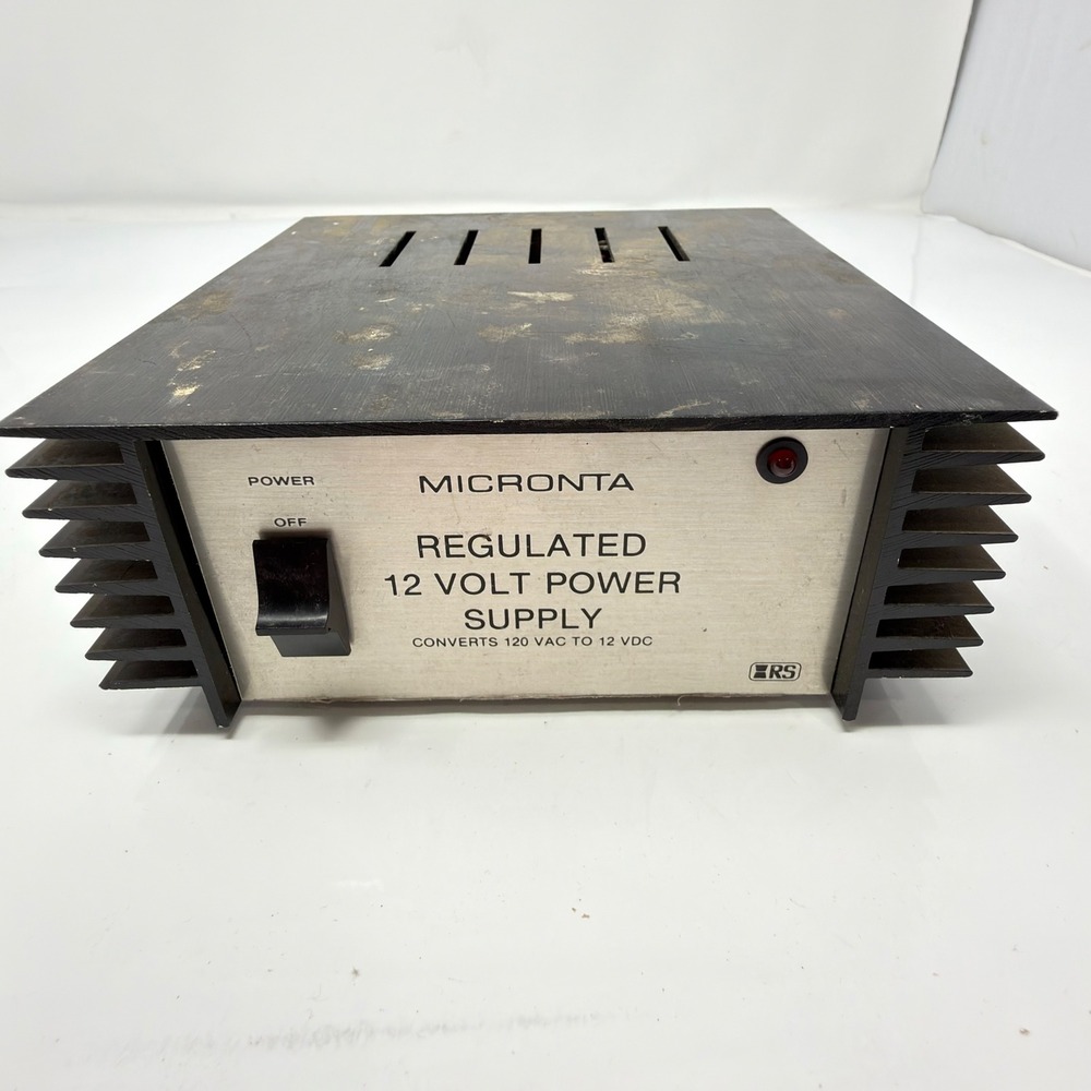 Micronta 22-120 Regulated 12V Power Supply Radio Shack 13.8VDC 2.5A Black
